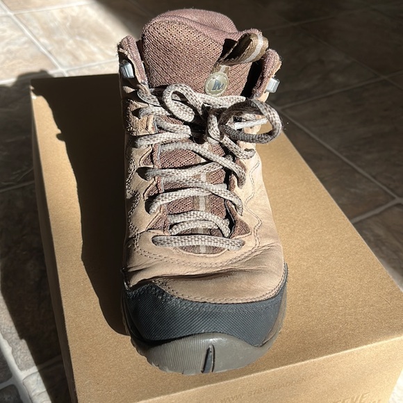 Merrell leather and mesh hiker; gently used - Picture 8 of 9